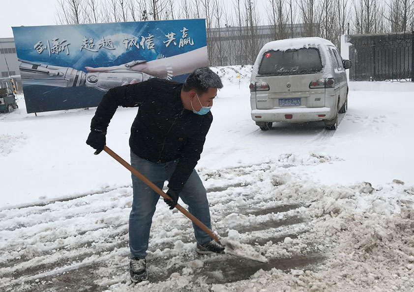 博陽機械：冬日掃雪、天寒暖人心